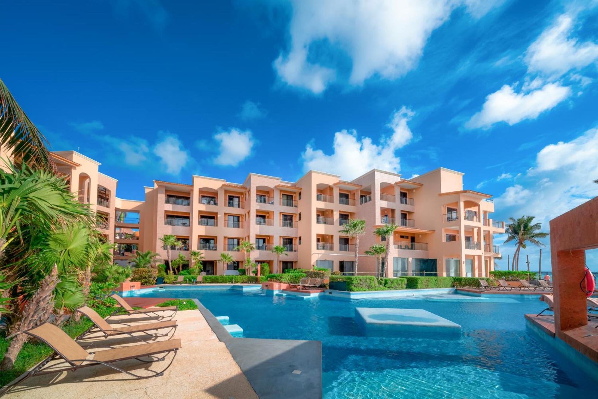 Beachfront 1 Bedroom Condo - El Faro, Surf 407 Плая дел Кармен Екстериор снимка