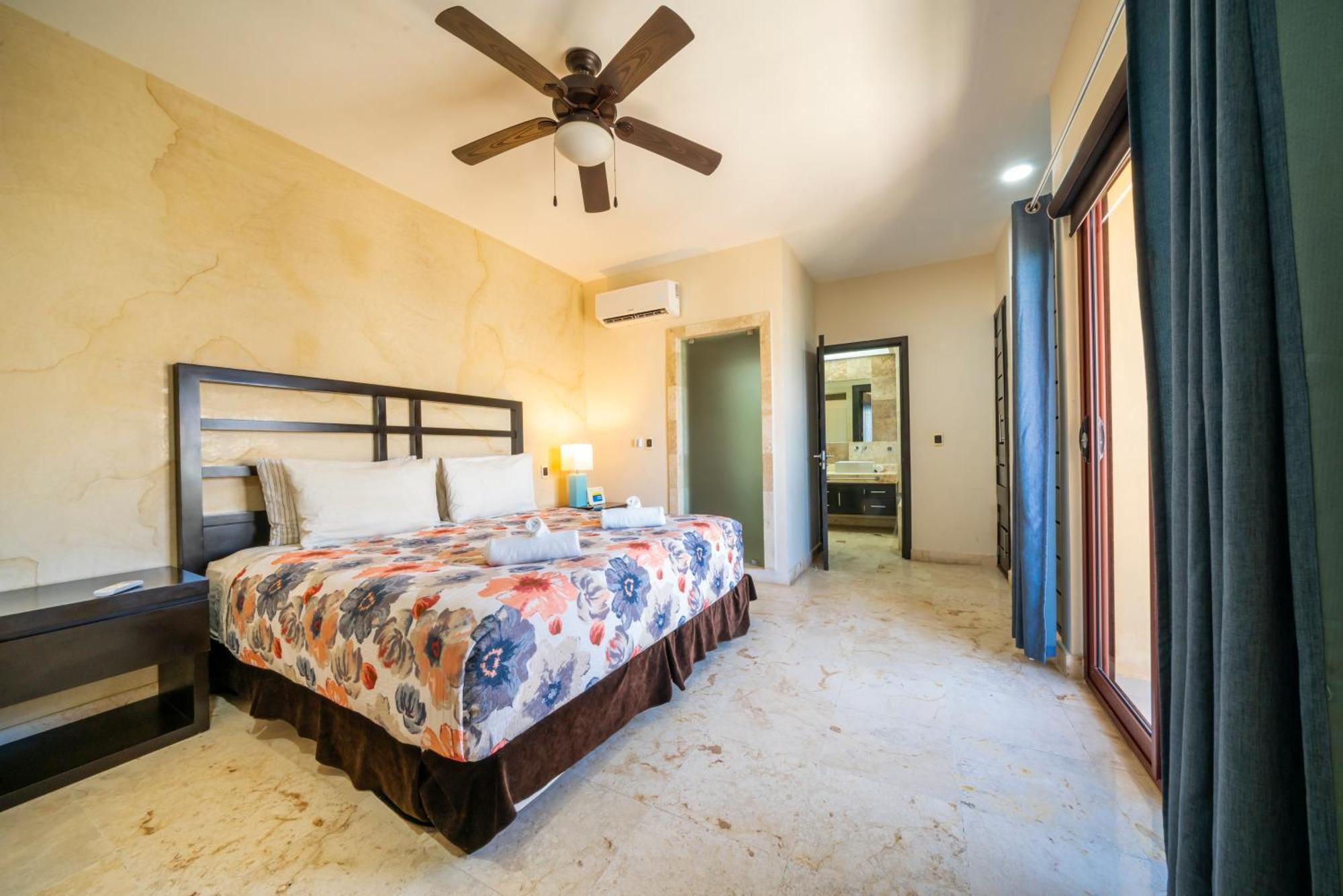 Beachfront 1 Bedroom Condo - El Faro, Surf 407 Плая дел Кармен Екстериор снимка