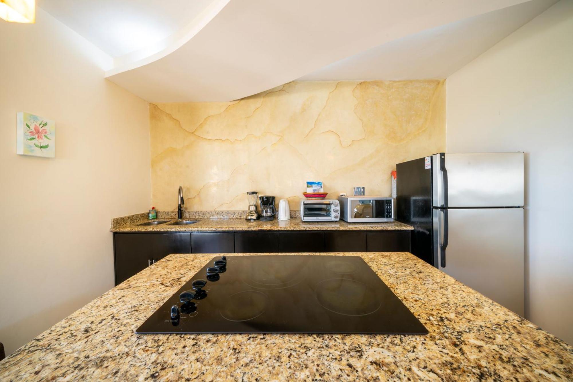 Beachfront 1 Bedroom Condo - El Faro, Surf 407 Плая дел Кармен Екстериор снимка